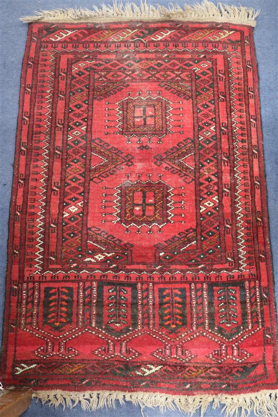 A Tekke mat, 115cm x 75cm